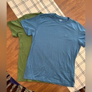 Icebreaker Merino Wool Men’s Short Sleeve Tee Large Bundle of Two